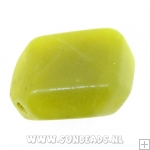 Halfedelsteen hoekig 21x25mm (butter jade)